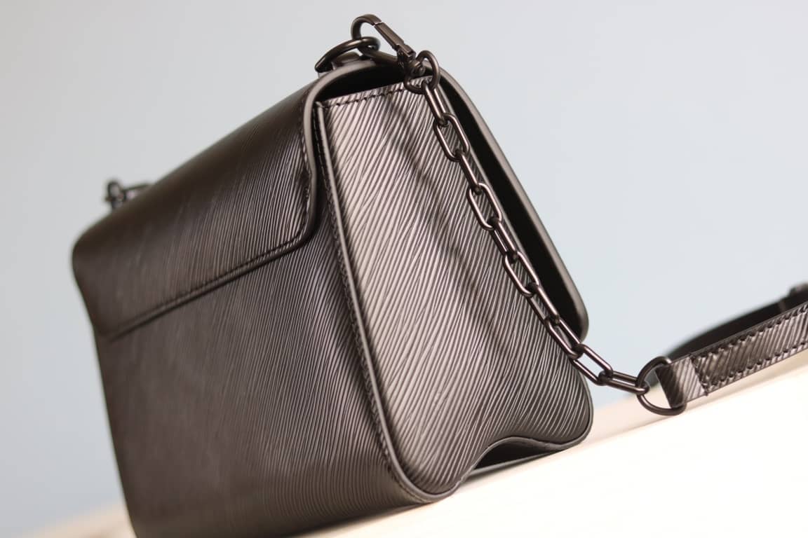 L0vis Vvtt0n Textured Epi Leather Twist Series Bag Black