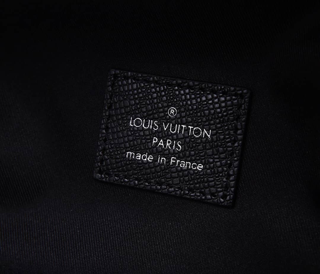 L0vis Vvtt0n Discovery PM Leather Canvas Black M30230 Replica Backpack