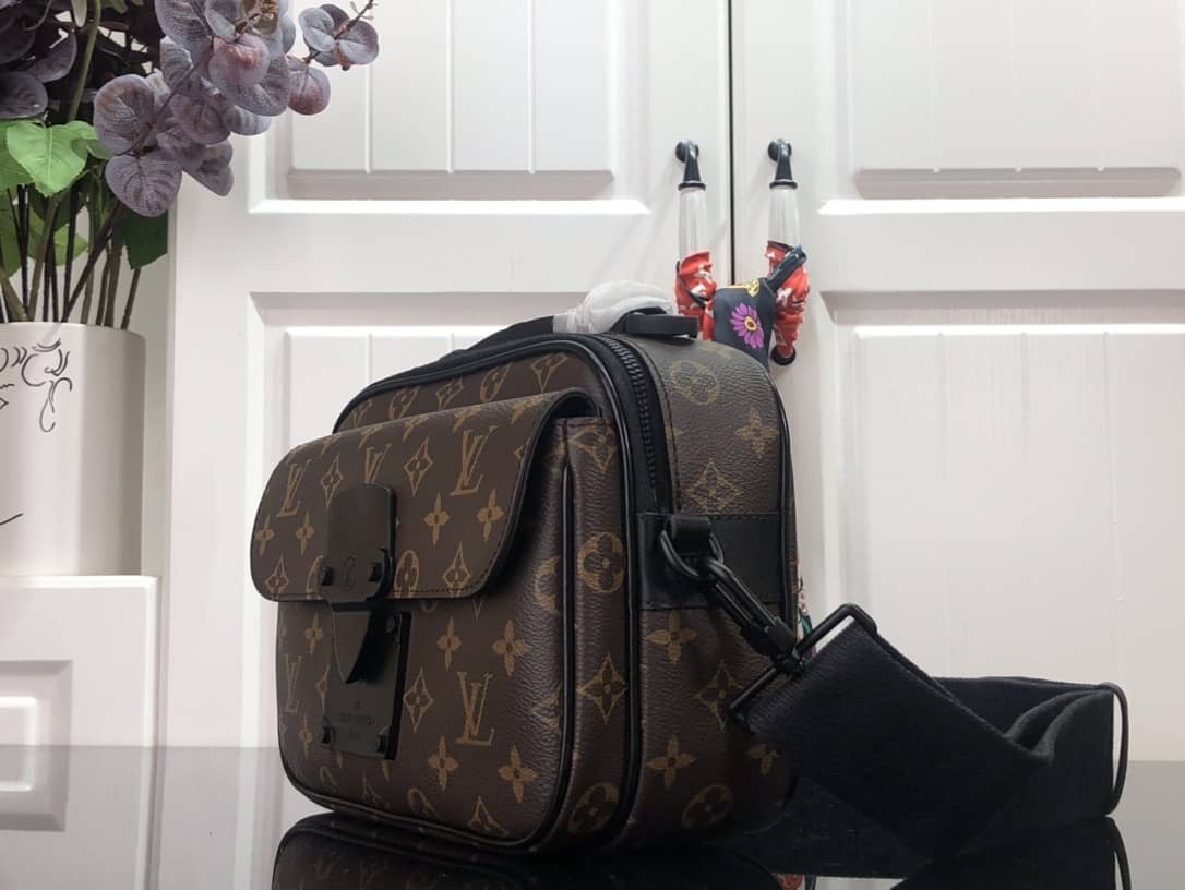 L0vis Vvtt0n Monogram Macassar S Lock Messenger Bag Replica M45863