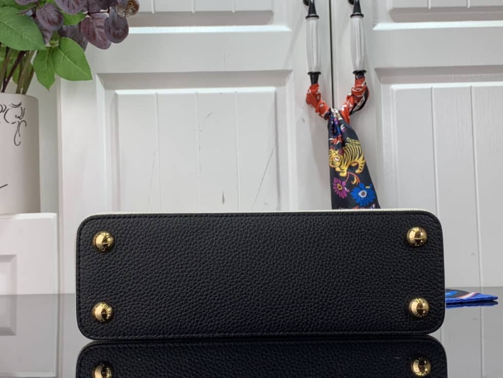 L0vis Vvtt0n Capucines BB Black M59872 Replica Shoulder Bag