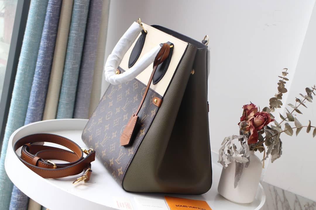 L0vis Vvtt0n Monogram Fold MM 2way Tote Replica White M45409