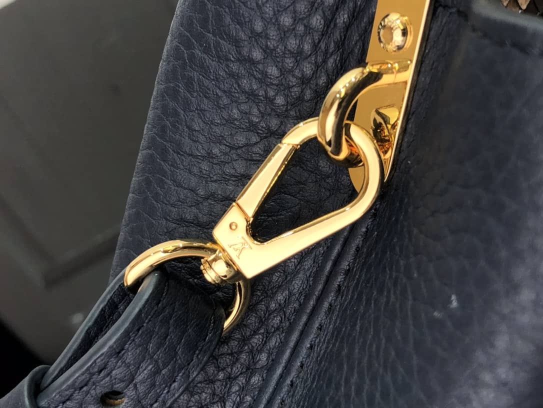 L0vis Vvtt0n Capucines Embroidery Replica Bag Blue M48865