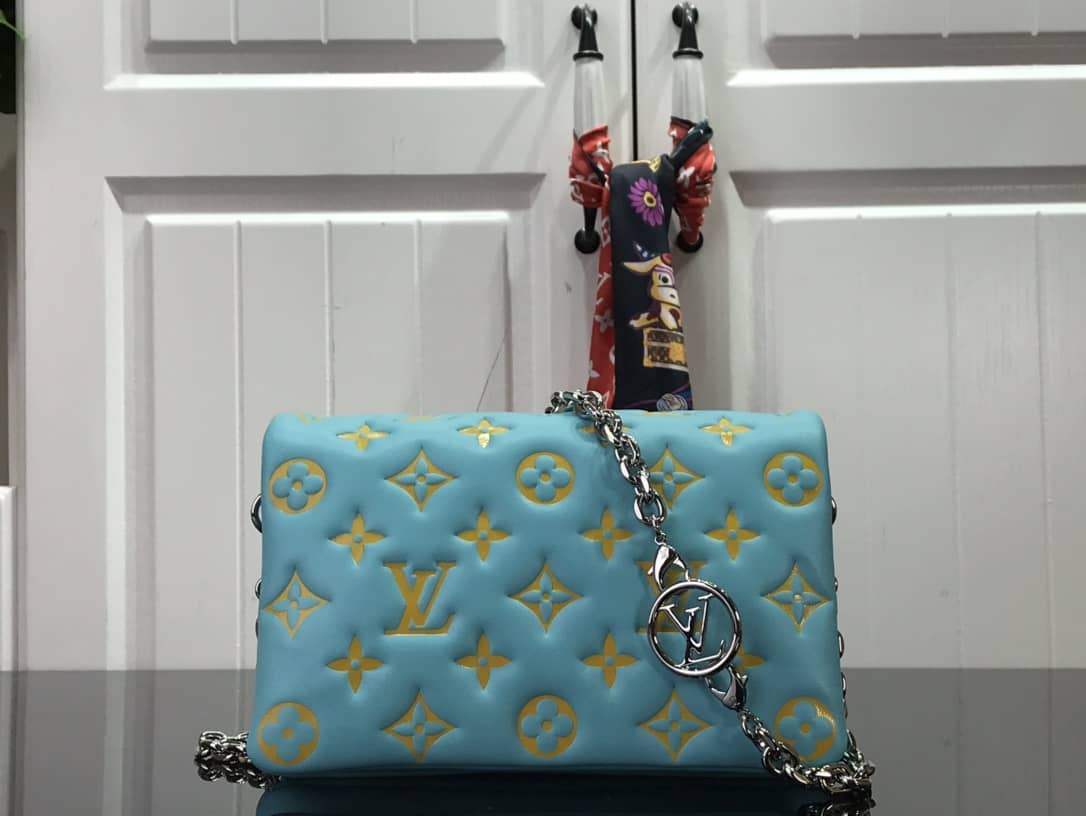 L0vis Vvtt0n Pochette Coussin Monogram Embossed Lambskin Chain Replica Bag Blue(Cola)