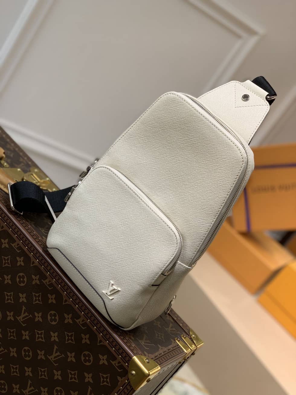 Best Replica L0vis Vvtt0n Taiga Avenue Sling Bag M30803 Replica Shoulder Bag(ColaReps)