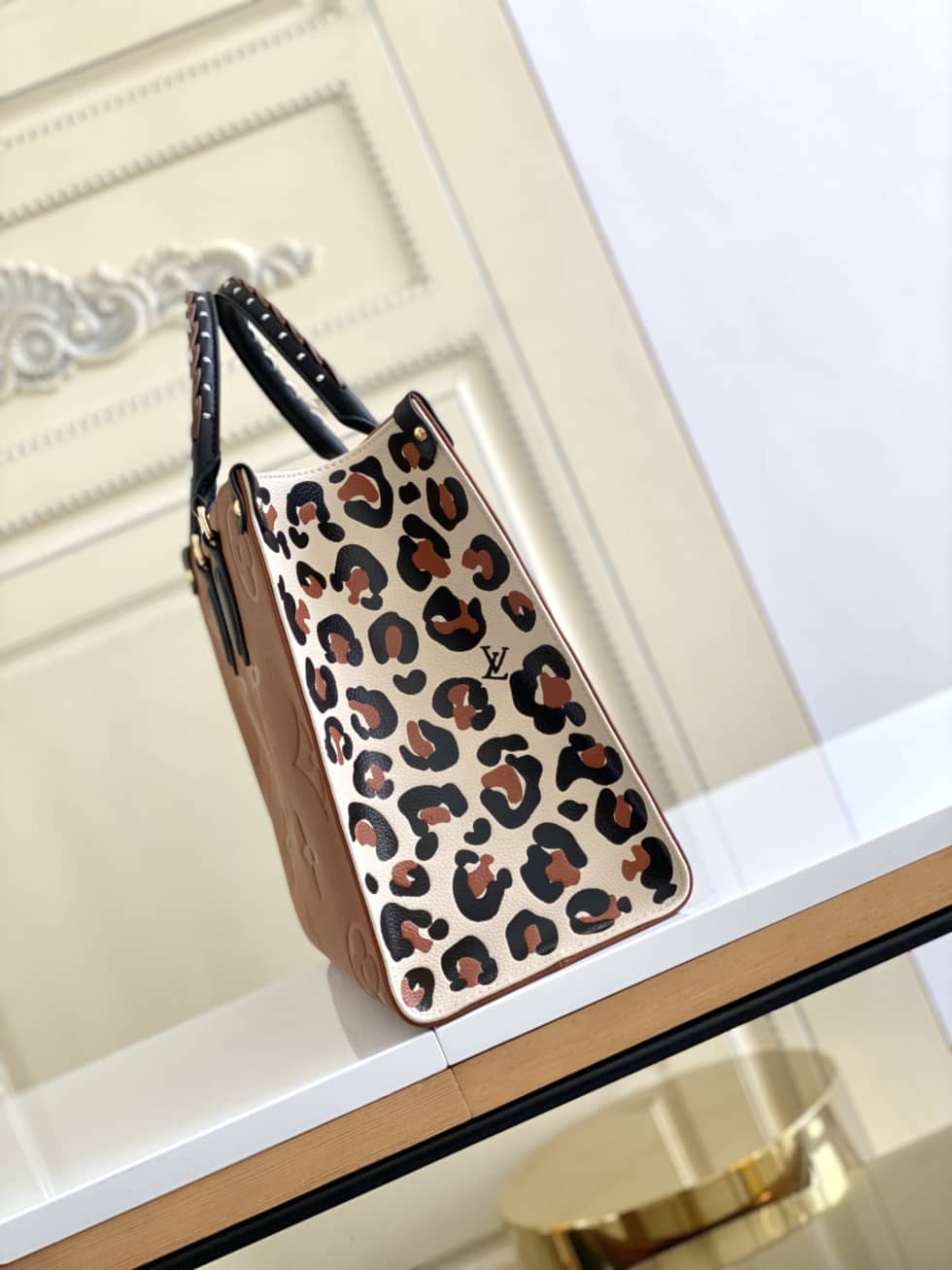 L0vis Vvtt0n Wild At Heart OnTheGo MM M58521 Replica Tote