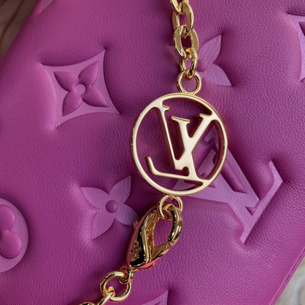 Best Replica L0vis Vvtt0n Beltbag Coussin Cruise 22 Monogram Embossed Orchid M81127 Replica Crossbody Bag(ColaReps)
