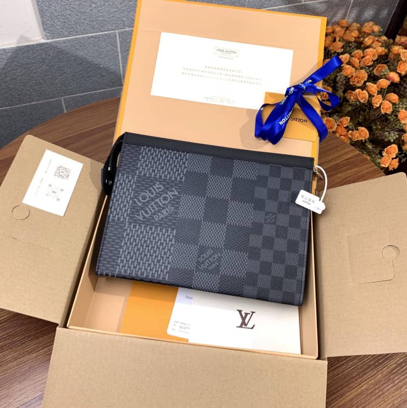 L0vis Vvtt0n Pochette Voyage Damier 3D Coated Canvas Replica Bag N60444