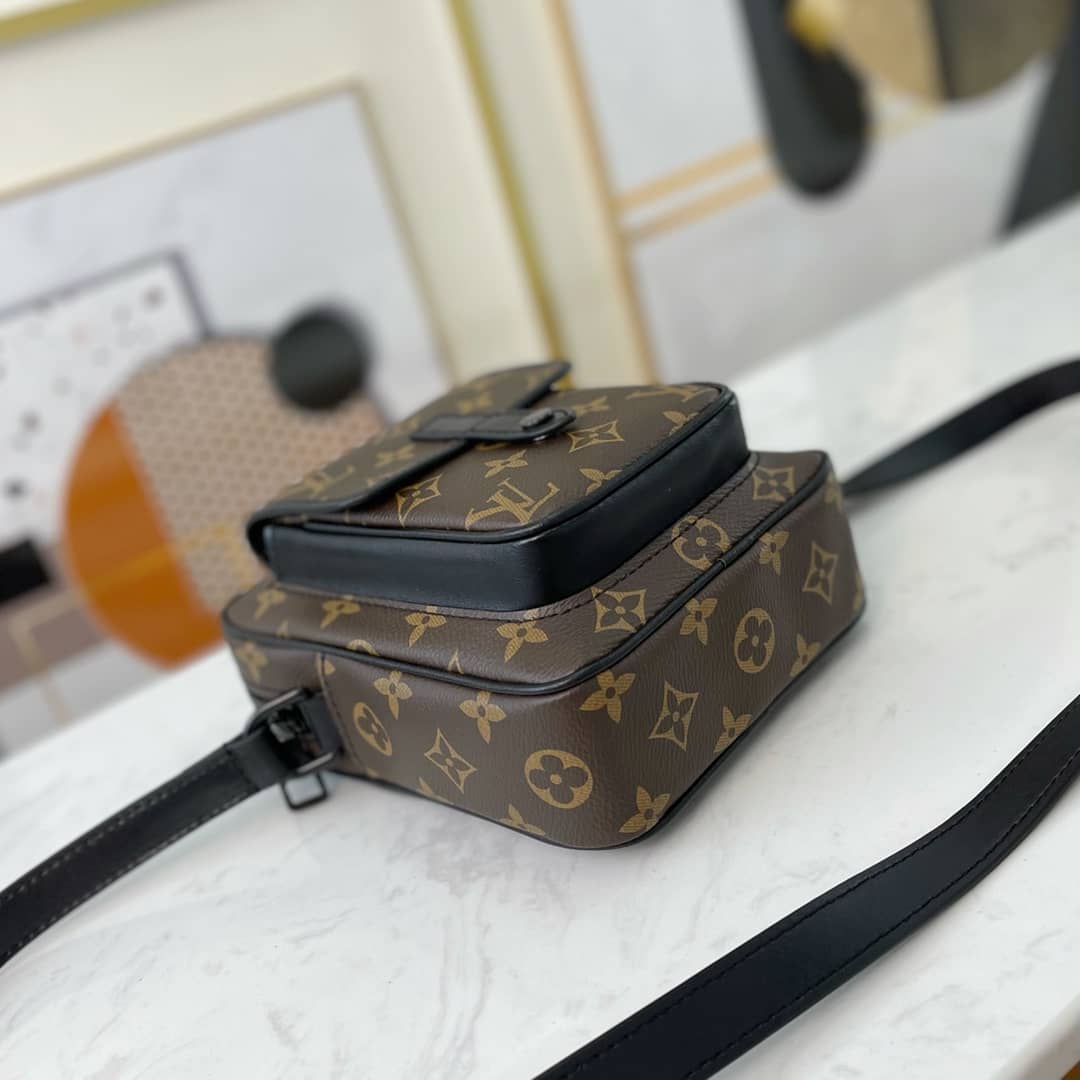 L0vis Vvtt0n Virgil Abloh Christopher Wearable Replica Wallet M69404