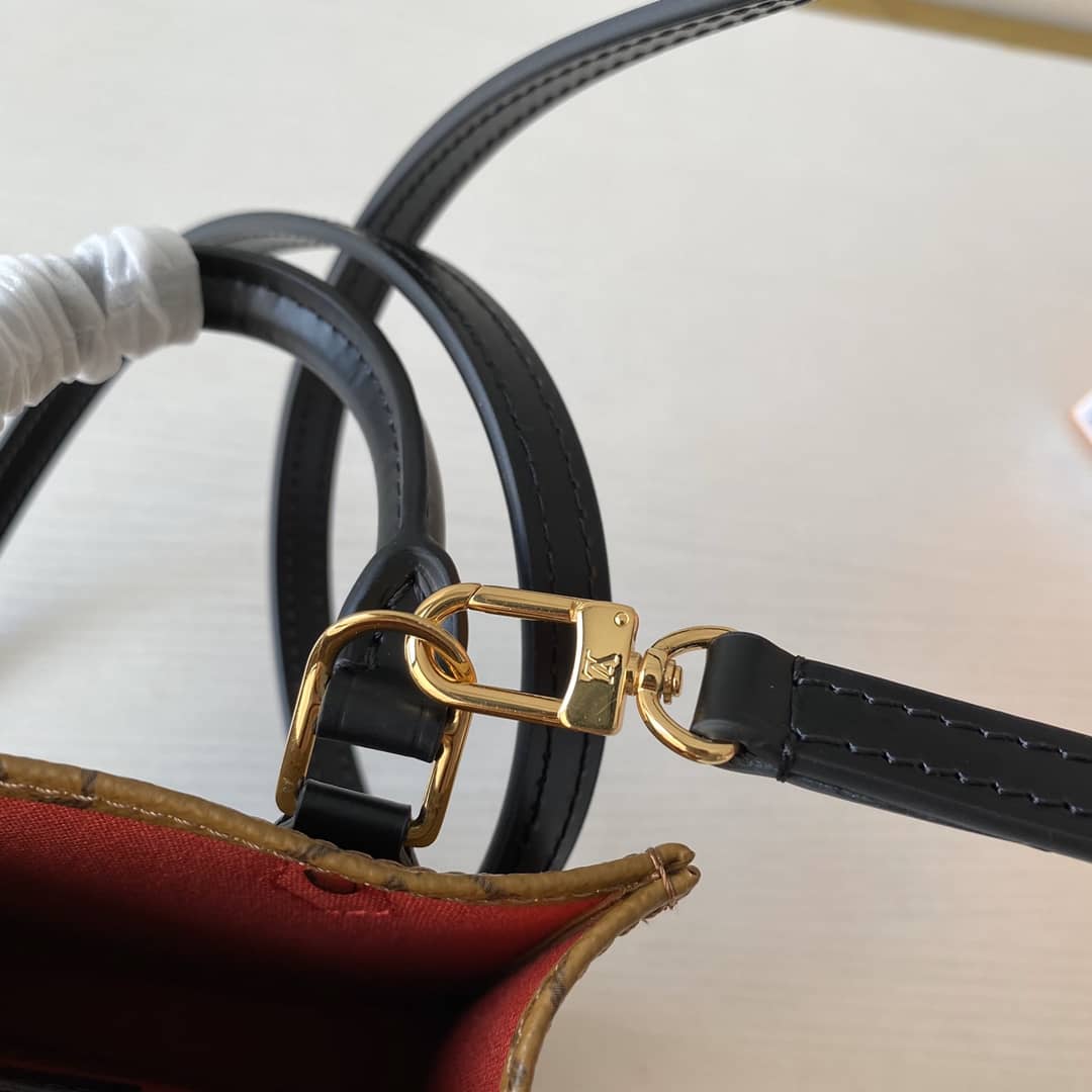 L0vis Vvtt0n Monogram Petit Sac Plat 2Way Replica Shoulder Bag Brown M69442