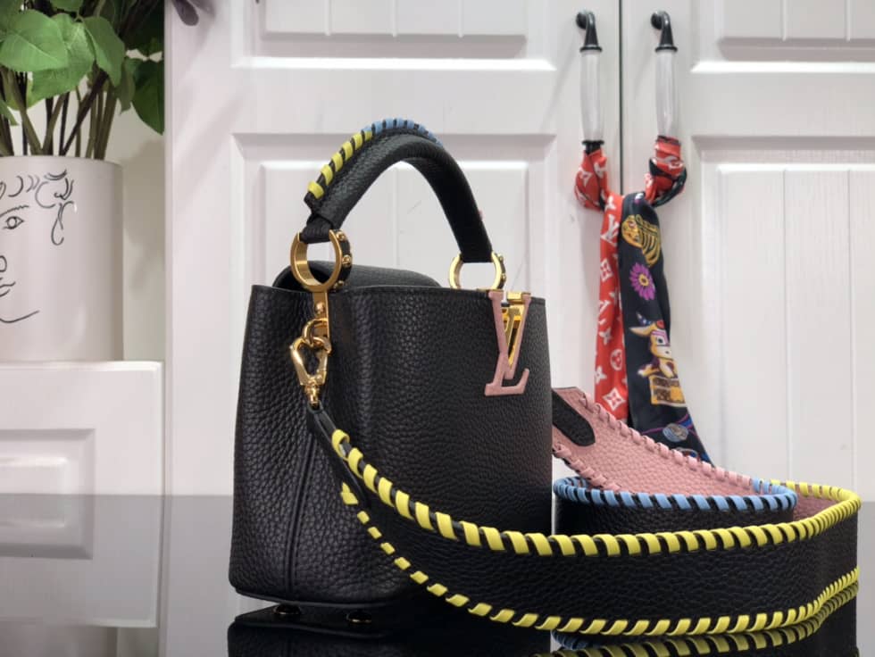 L0vis Vvtt0n Capucines Mini M57945 Replica Shoulder Bag