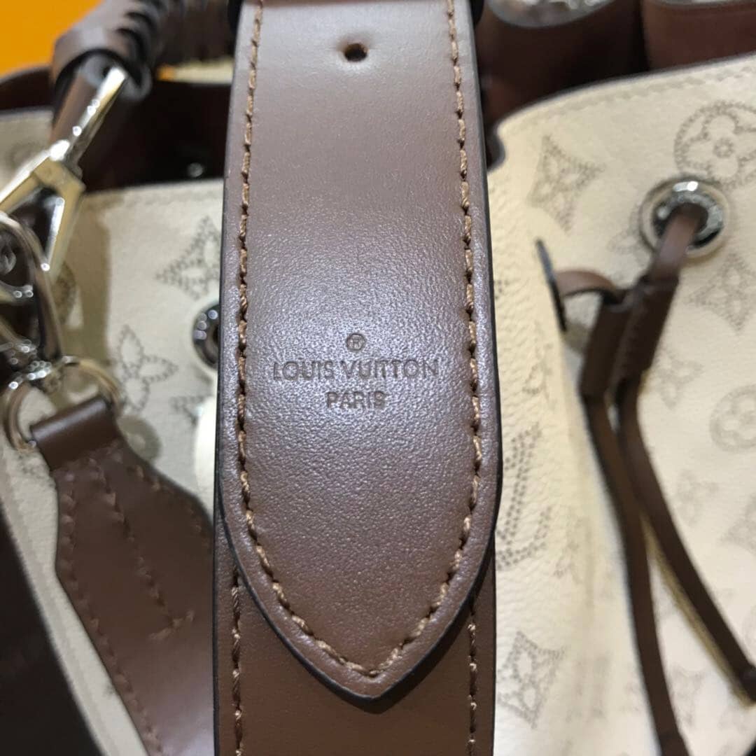 L0vis Vvtt0n Mahina Muria Replica Handbag Beige White M55801