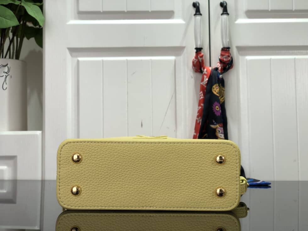 L0vis Vvtt0n Capucines Mini Yellow M58586 Replica Shoulder Bag