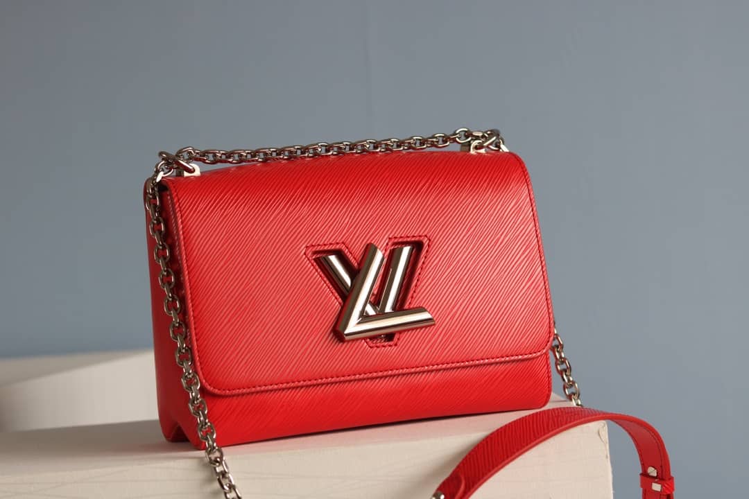 L0vis Vvtt0n Twist Bag Red Replica M50281