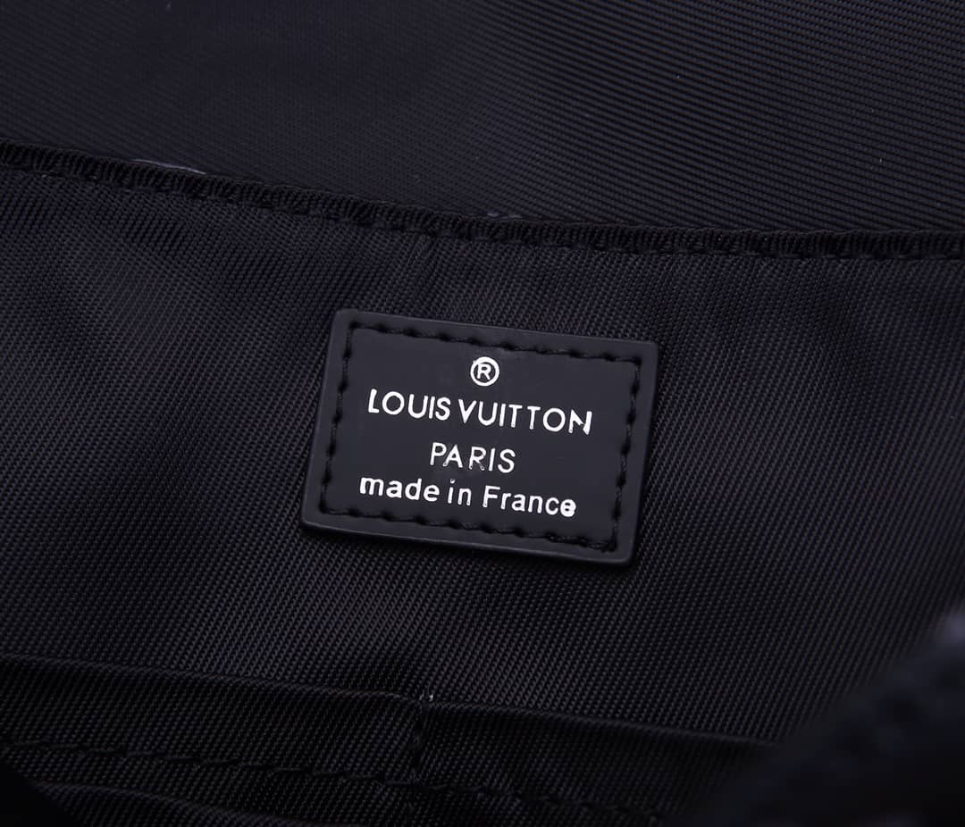 L0vis Vvtt0n PM Explorer Monogram Eclipse Canvas Messenger Bag Replica M40565