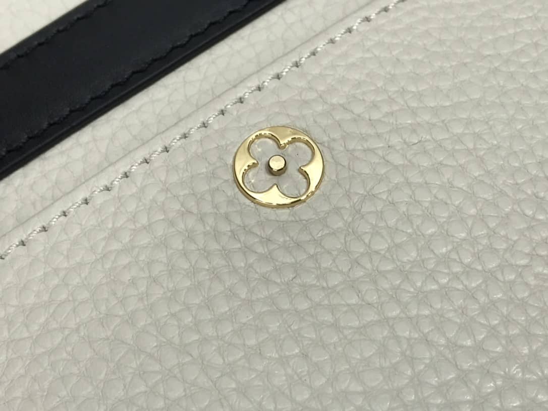 L0vis Vvtt0n Cruiser PM Calfskin Leather Replica Bag White M57934