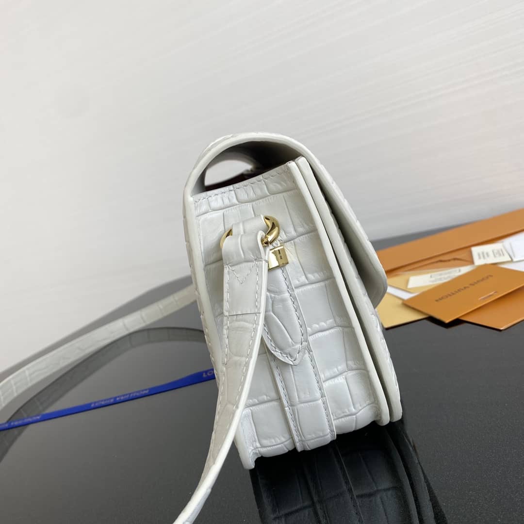 L0vis Vvtt0n Pont 9 Leather Crossbody Bag M55948