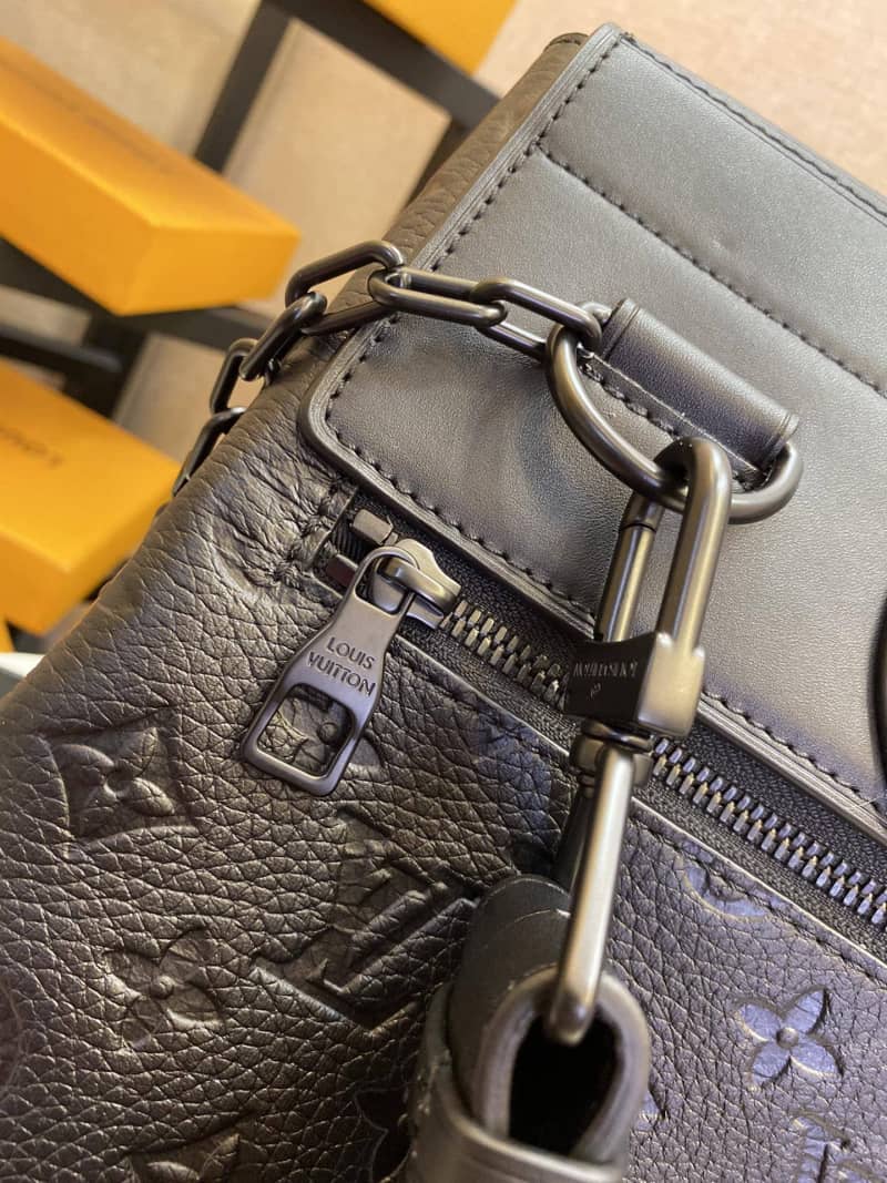 L0vis Vvtt0n Steamer PM Monogram Taurillon Bag Replica M55701