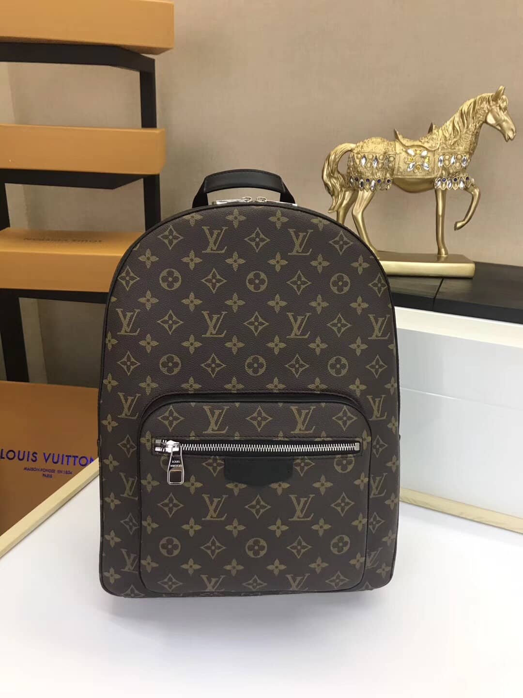 L0vis Vvtt0n Monogram Mens Josh Macaca Replica Rucksack M41530