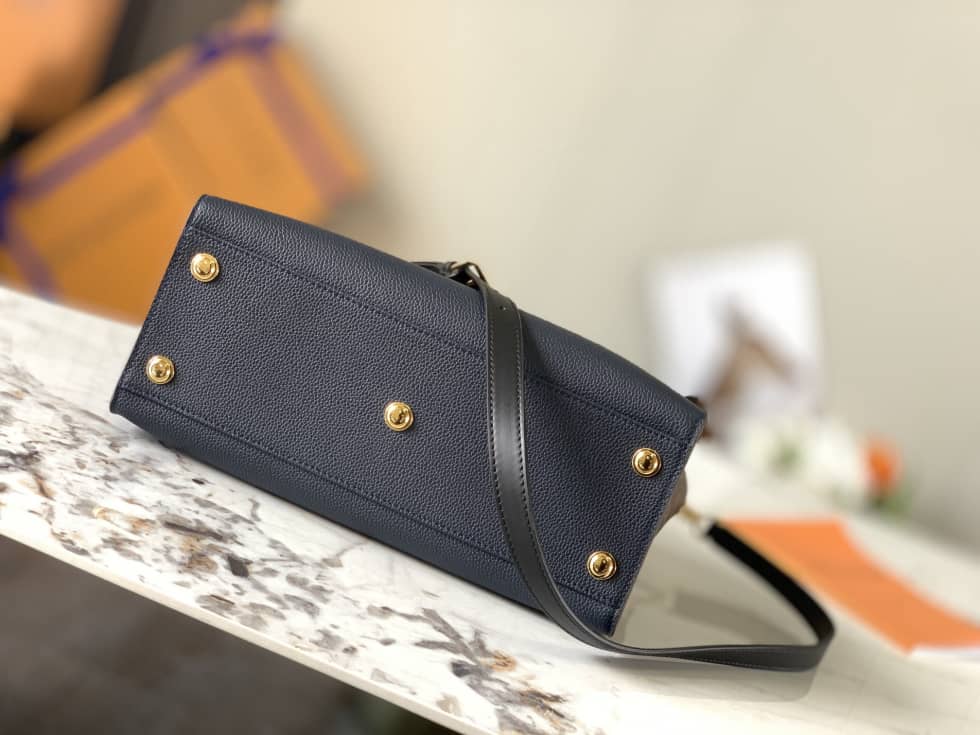 L0vis Vvtt0n On My Side MM Noir M53823 Replica Shoulder Bag