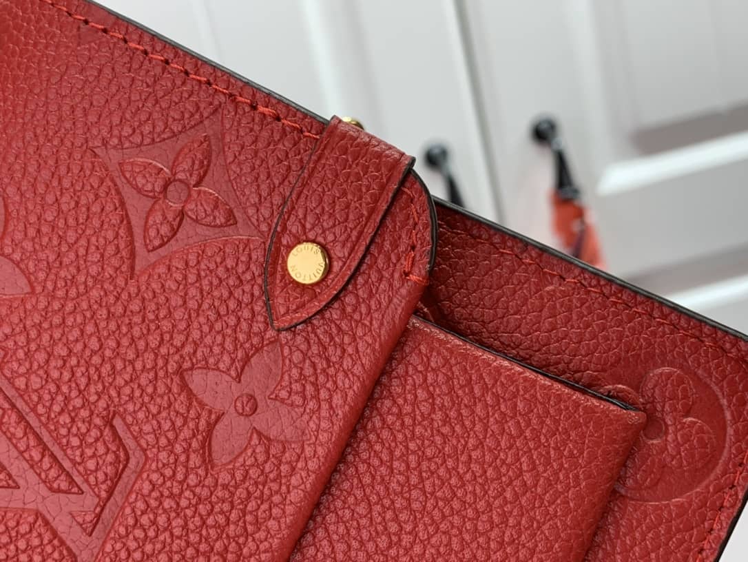 L0vis Vvtt0n Vavin Chain Empreinte Leather Replica Bag Red M63398