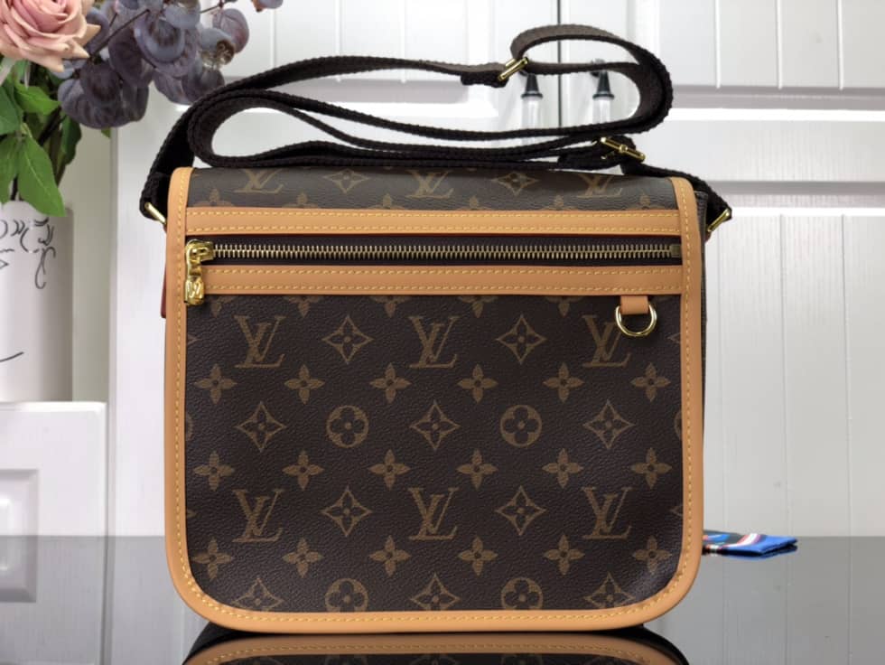 L0vis Vvtt0n Monogram Messenger Bosphore PM M40106 Replica Shoulder Bag