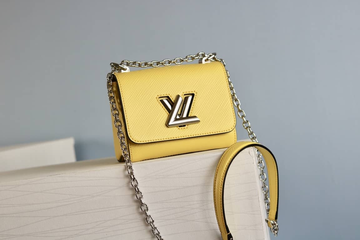 L0vis Vvtt0n Replica Twist MM Epi Leather Bag Yellow