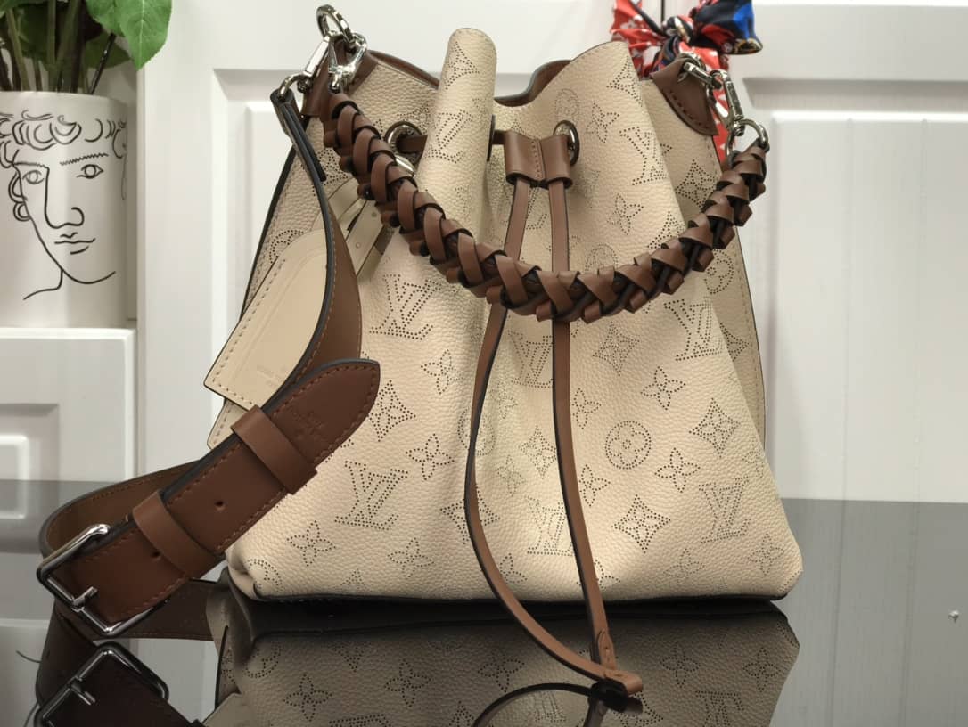 L0vis Vvtt0n Mahina Muria Replica Handbag Beige M55801