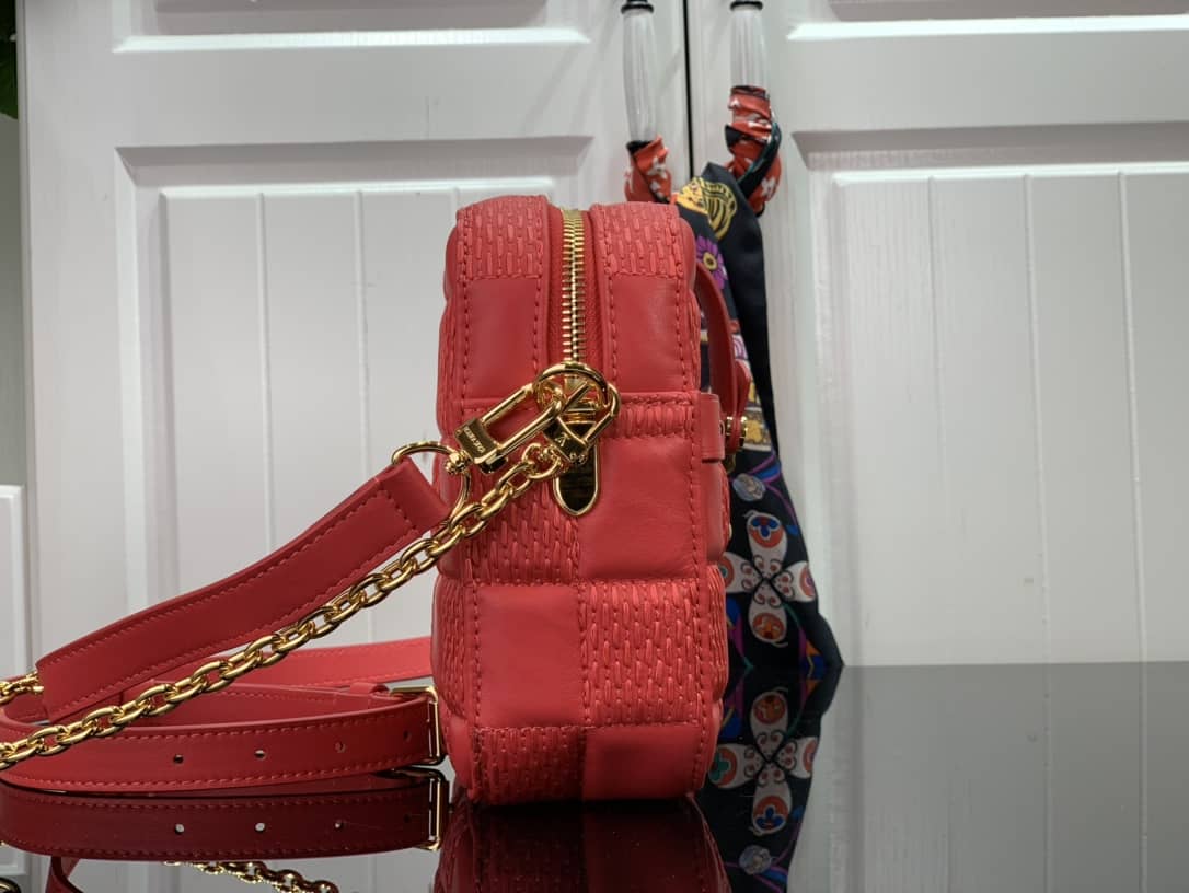 L0vis Vvtt0n Damier Quilt Lambskin Troca MM H27 Replica Bag Red M59114