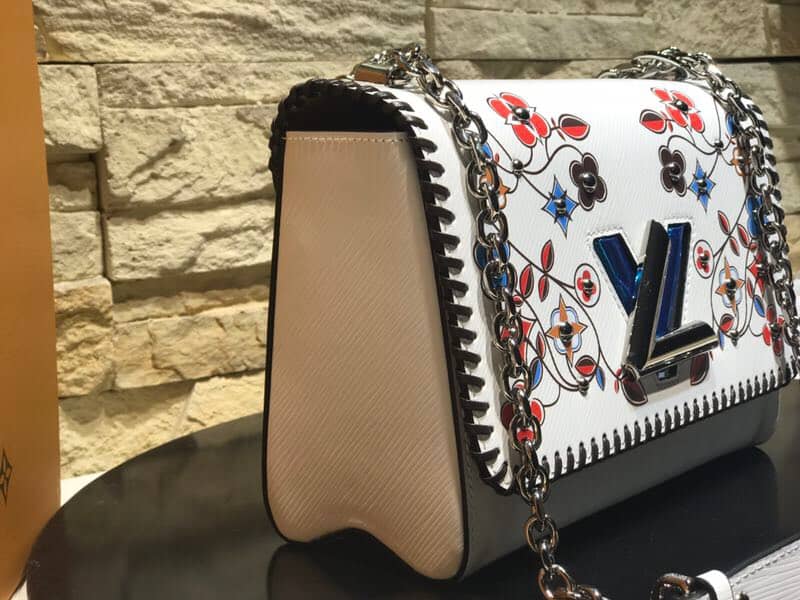L0vis Vvtt0n Knockoff Twist MM Chain Shoulder Bag Sale