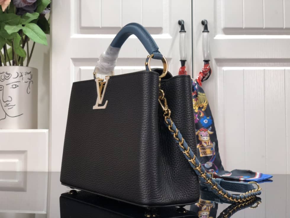 L0vis Vvtt0n Capucines BB M59709 Replica Shoulder Bag