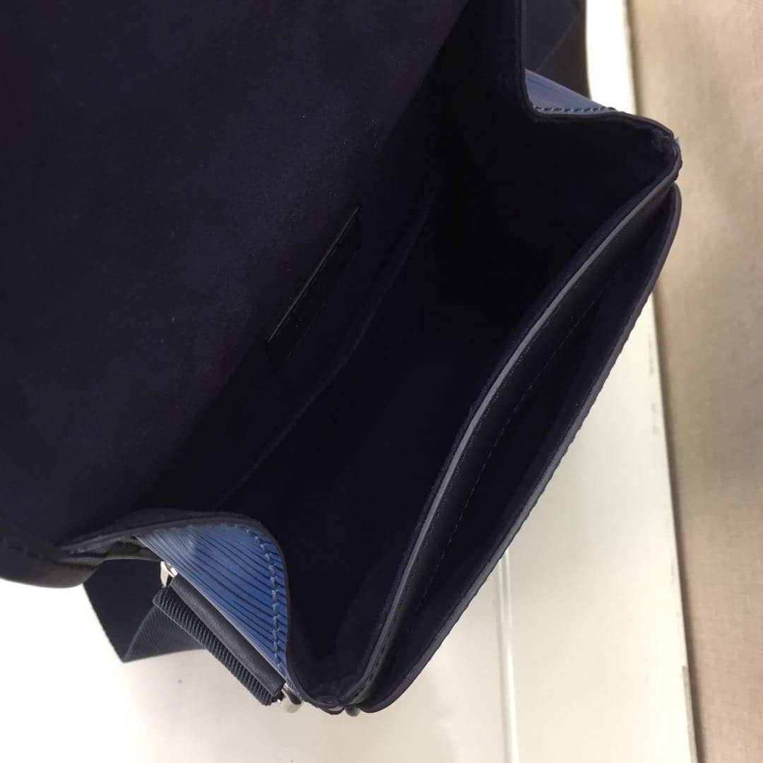 L0vis Vvtt0n EPI Downtown BB Messenger Bag Replica Blue M53497