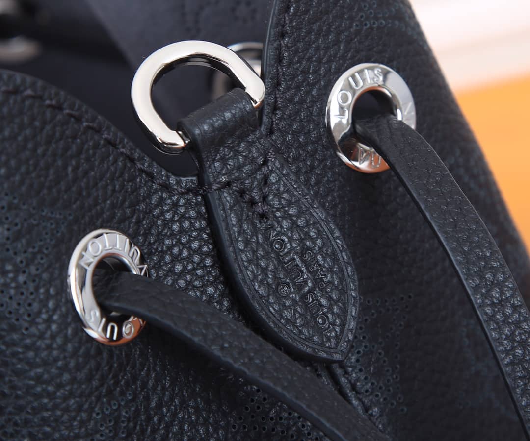 L0vis Vvtt0n Bella Leather Replica Shoulder Bag Black M57070