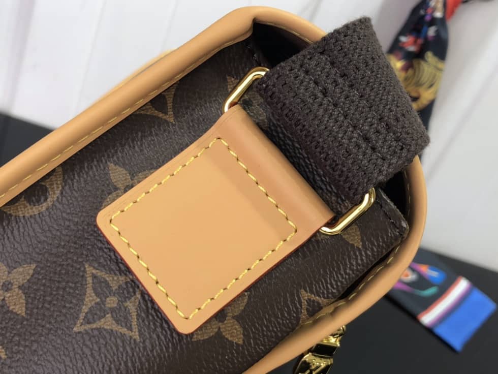 L0vis Vvtt0n Monogram Messenger Bosphore PM M40106 Replica Shoulder Bag