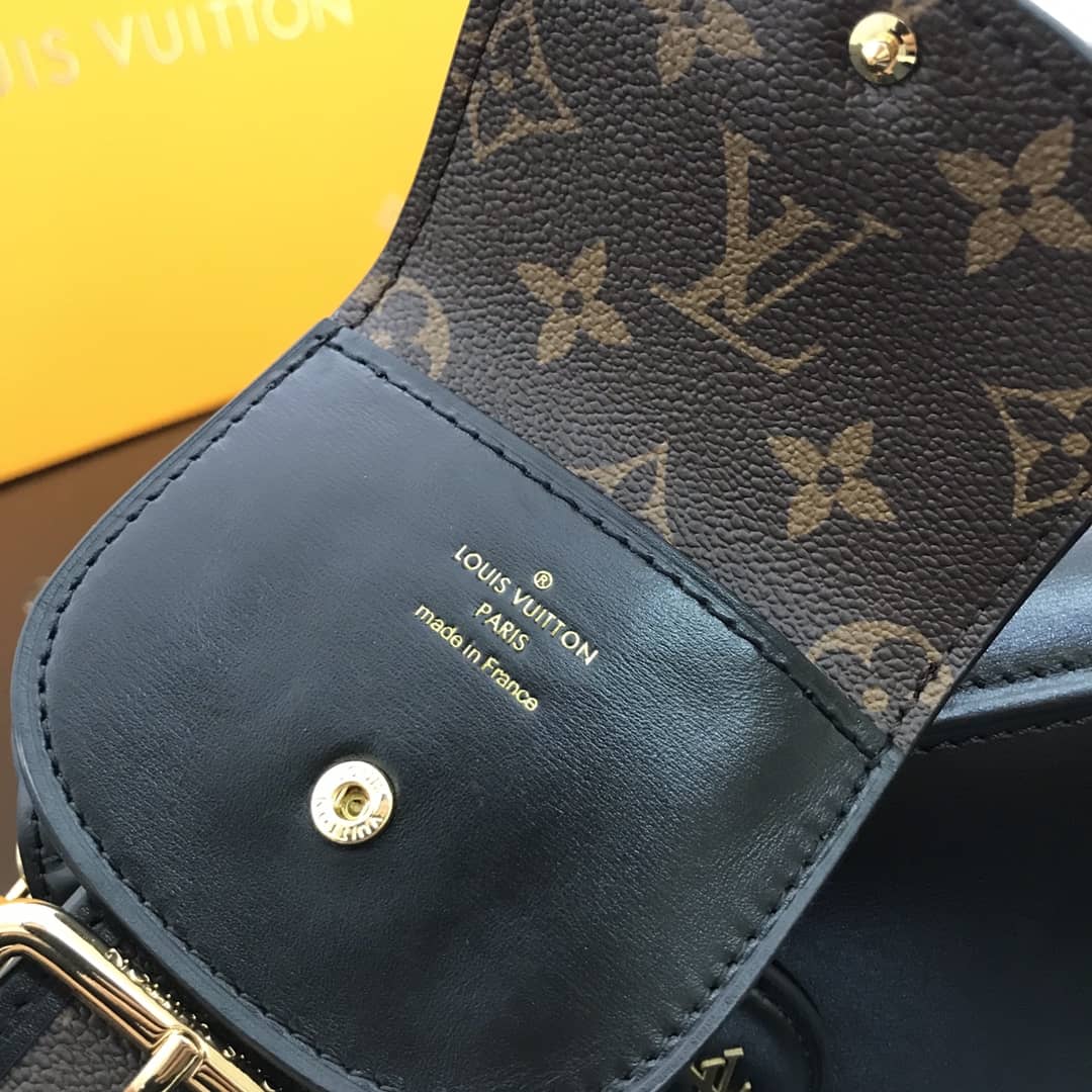 L0vis Vvtt0n Officier Pouch Monogram Canvas Strap Replica Bag Black M69841