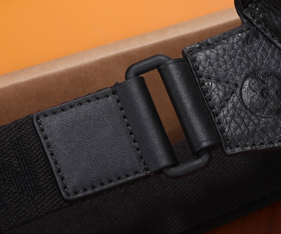 L0vis Vvtt0n S Lock Sling Crossbody Bag Replica Black M58487