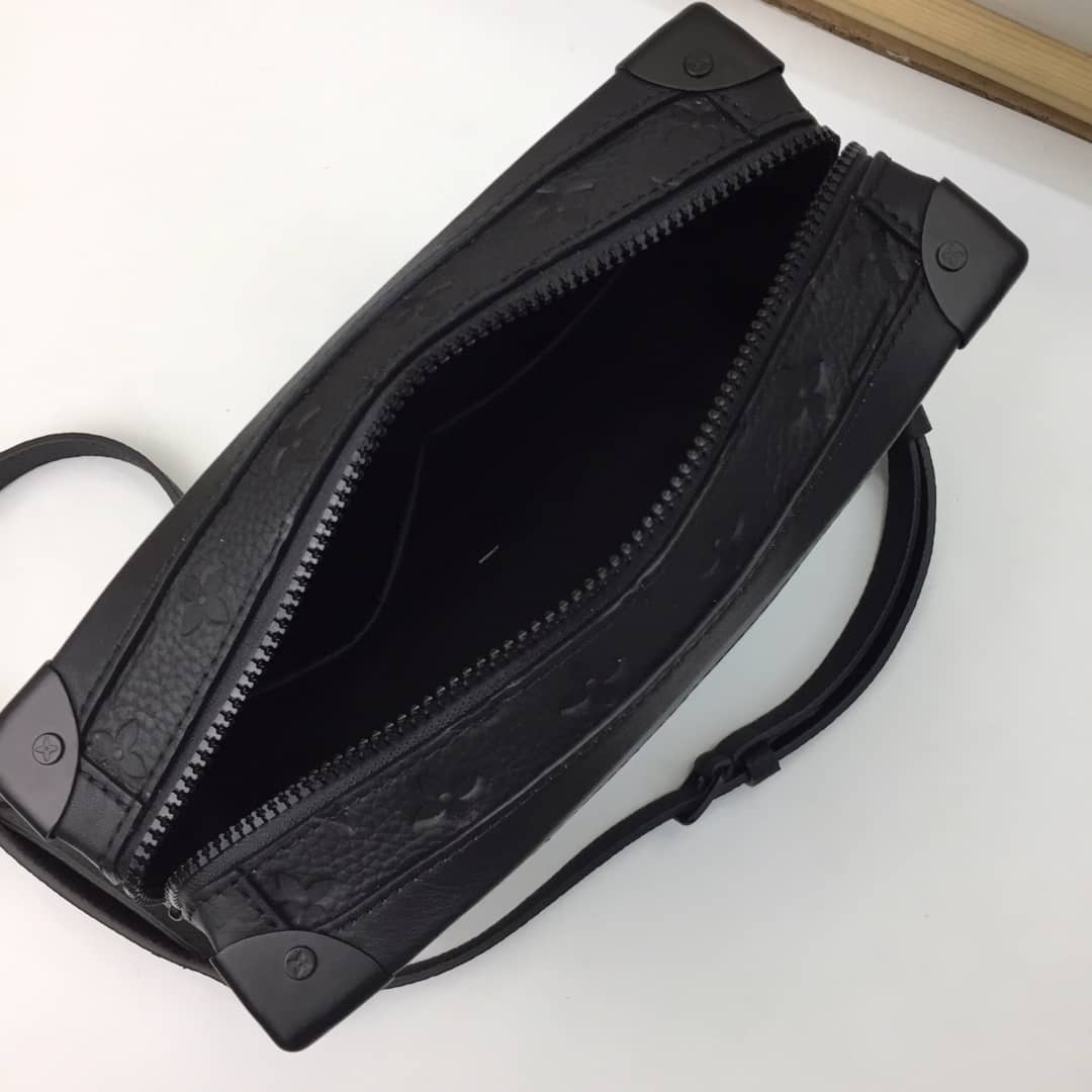 L0vis Vvtt0n Soft Trunk Monogram Replica Black M53288
