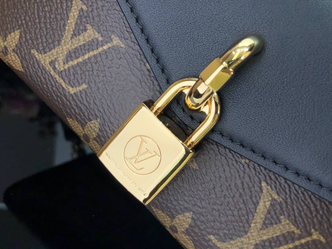 L0vis Vvtt0n Padlock On Strap Monogram Replica Shoulder Bag Black M80559