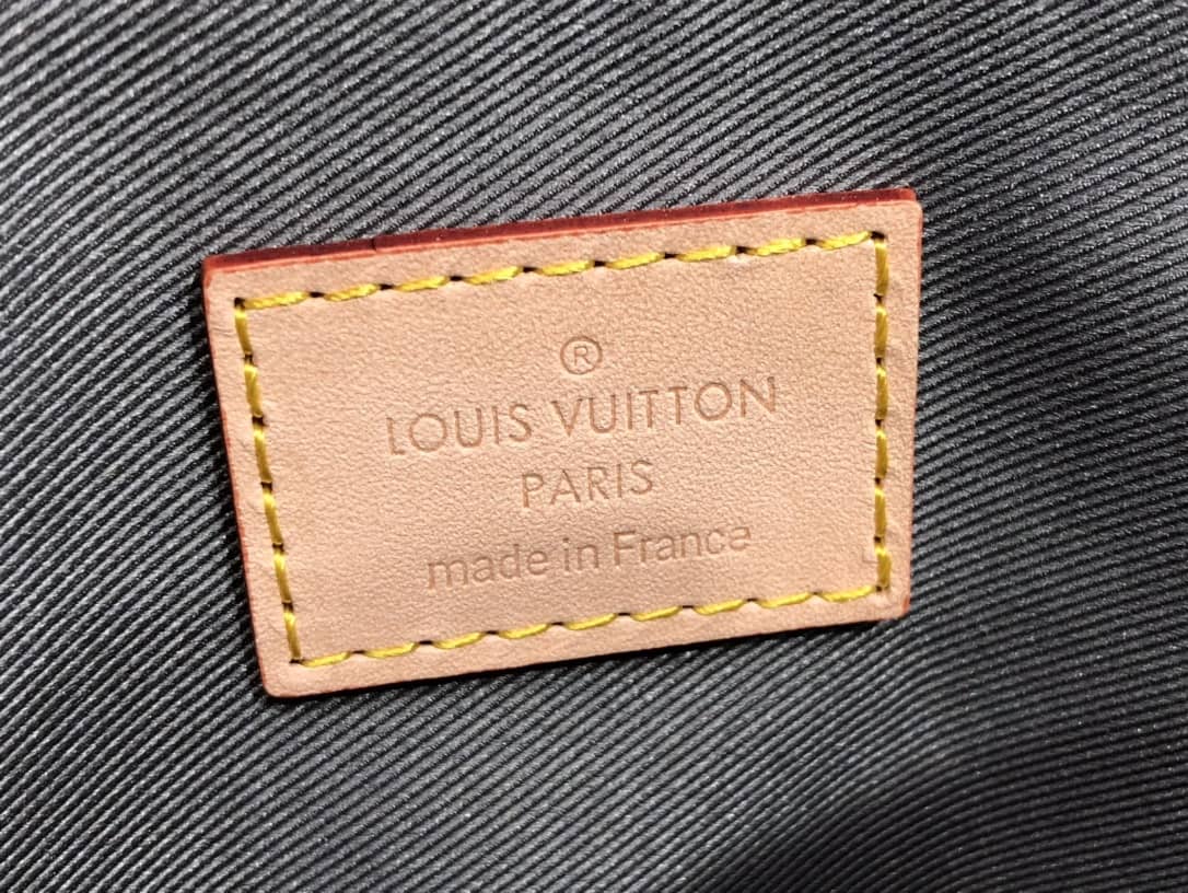 L0vis Vvtt0n Sac Plat Monogram Mirror Coated Canvas Replica Bag