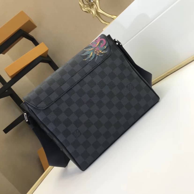 L0vis Vvtt0n District PM Replica Crossbody Bag N50005