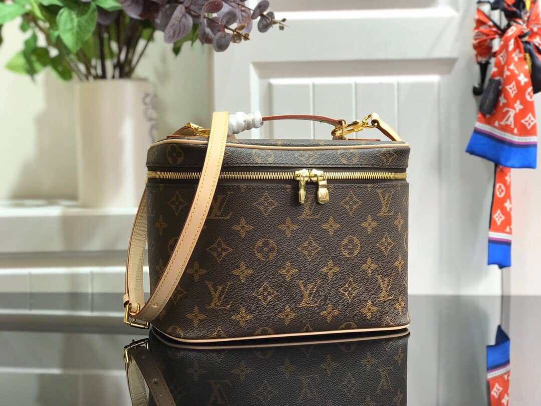 Best Replica L0vis Vvtt0n Monogram Nice BB Vanity Replica Bag M42265(ColaReps)