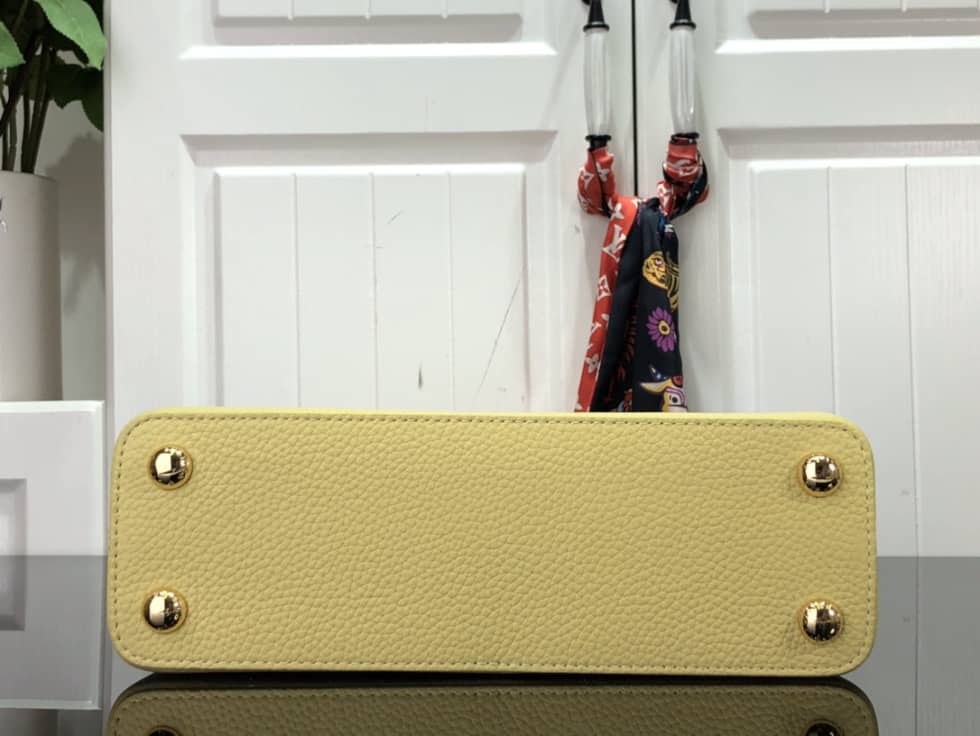L0vis Vvtt0n Capucines BB Taurillon Leather Bubble Yellow M58694 Replica Shoulder Bag