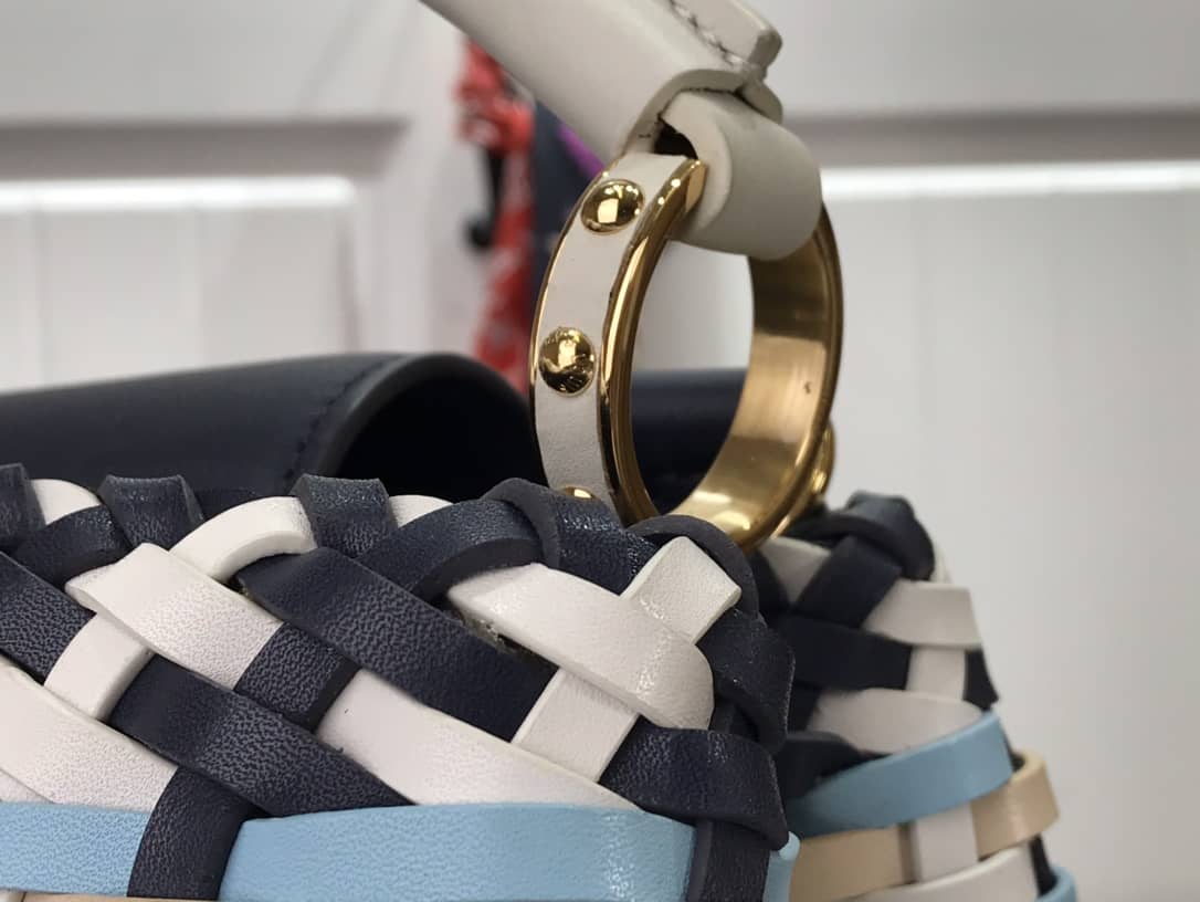 L0vis Vvtt0n Capucines Taurillon Hand Shoulder Bag Replica Blue M94519