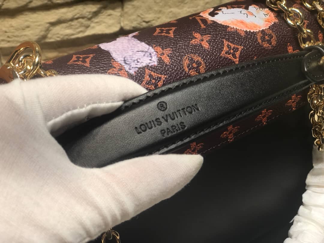 L0vis Vvtt0n Twist Epi Handbag Replica