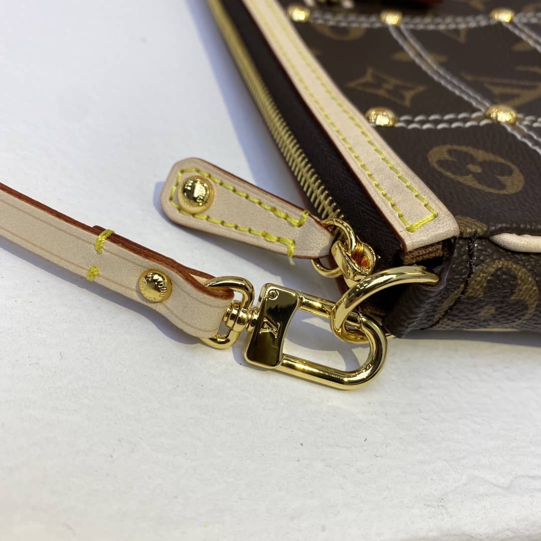 L0vis Vvtt0n Pochette Dupe Monogram Riveting Accessories M51980 Brown