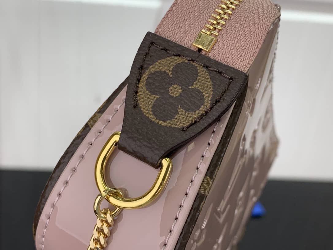 L0vis Vvtt0n Pochette Dupe Monogram Vernis Accessories Replica Pouch Pink M58009