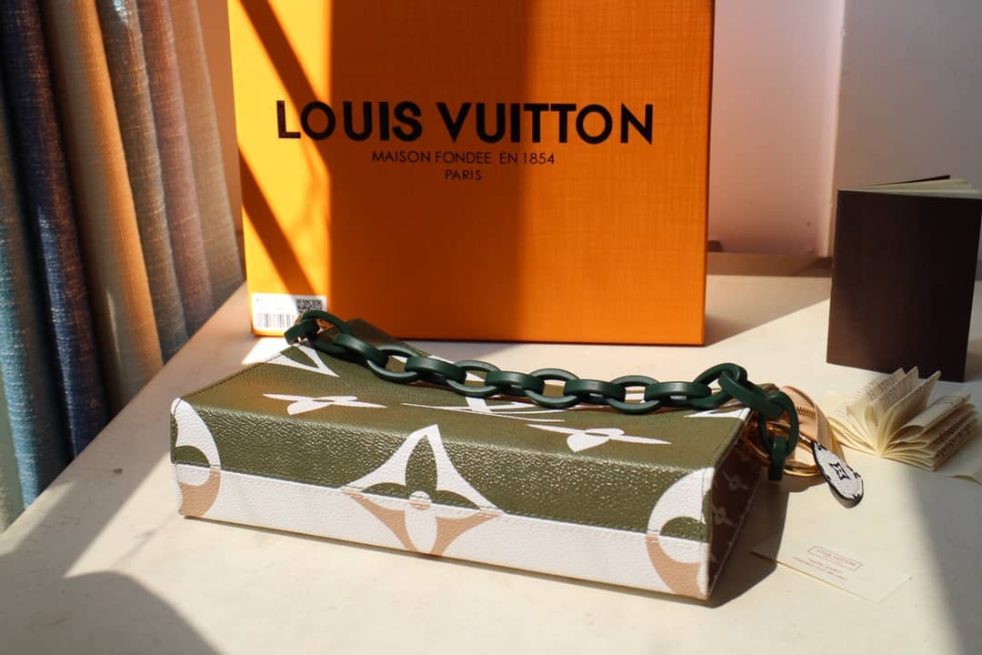 L0vis Vvtt0n Monogram Giant Toilet Pouch Crossbody Bag Replica Green M67692