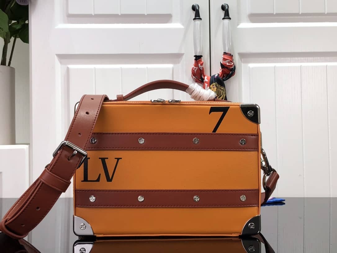 L0vis Vvtt0n Handle Soft Trunk No. 7 Replica Shoulder Bag