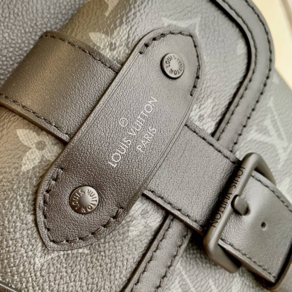 L0vis Vvtt0n Saumur Slingbag Monogram Eclipse M45912 Replica Shoulder Bag
