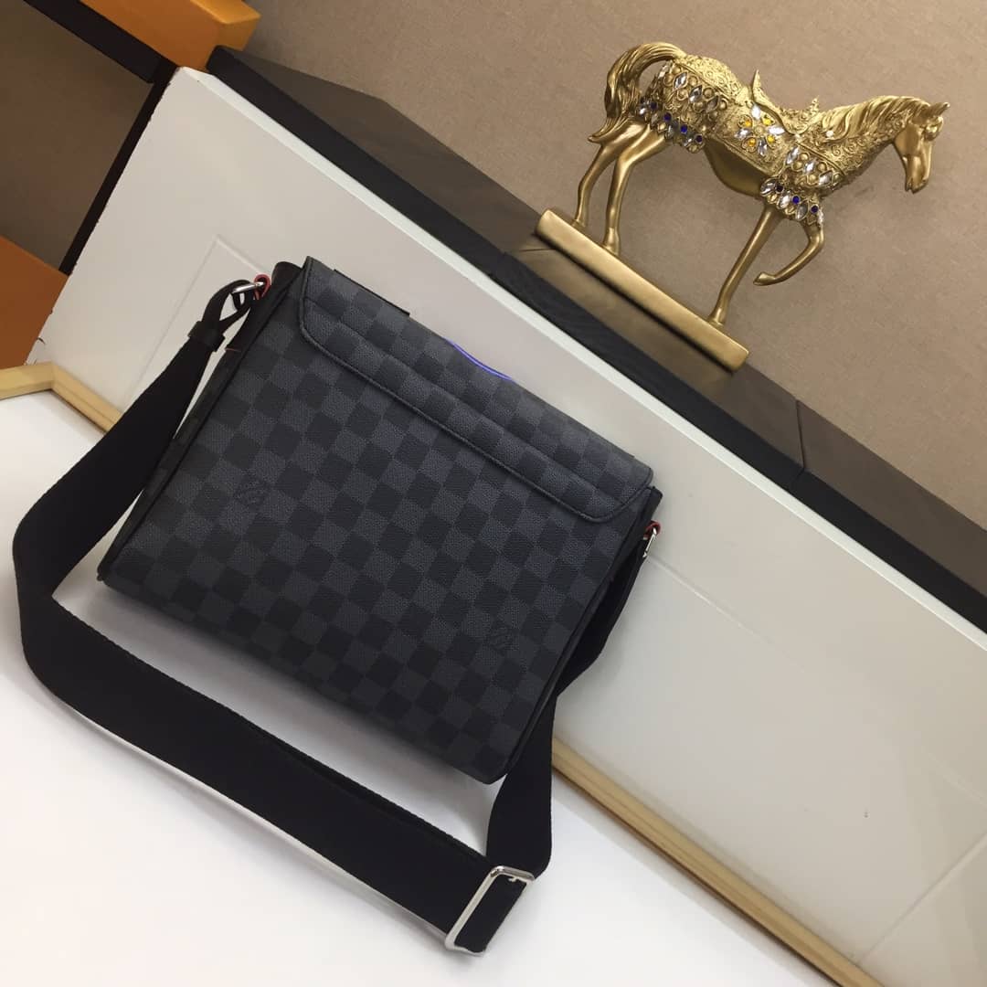 L0vis Vvtt0n Damie Grafit Alps District PM Messenger Bag Replica N40040