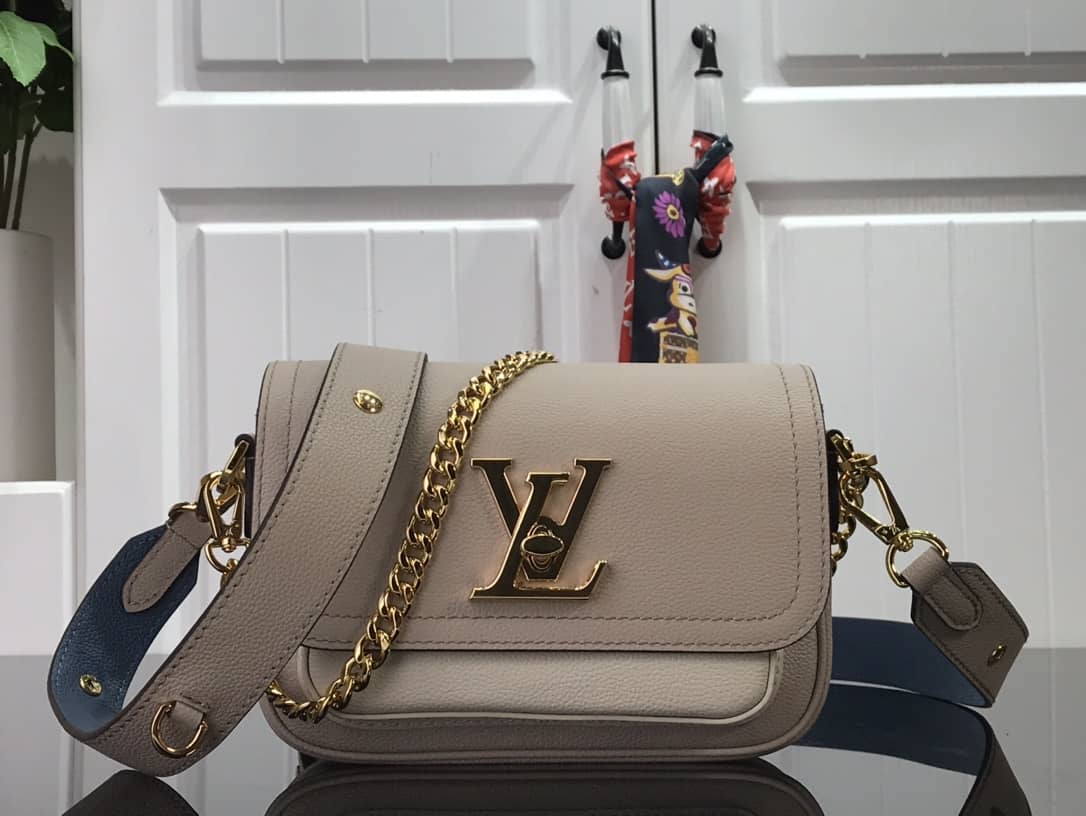 L0vis Vvtt0n Lockme Chain PM Replica Handbag Beige M57073